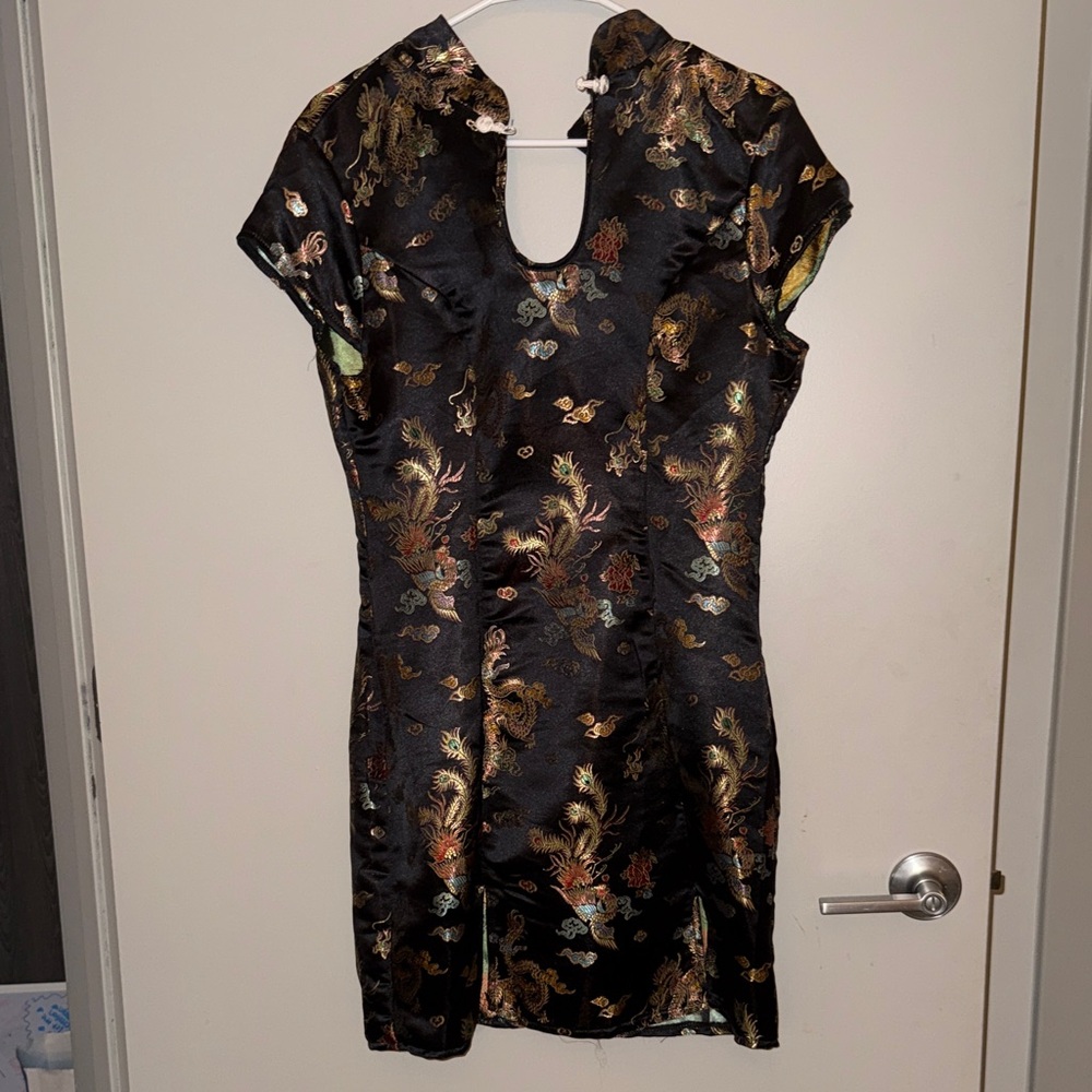 Elegant Black and Gold Foreign Dress